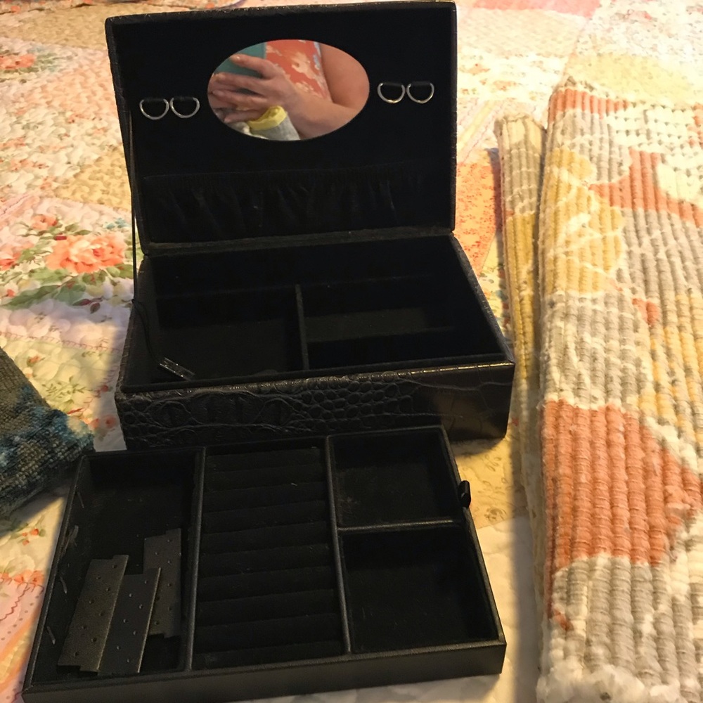 Jewelry box